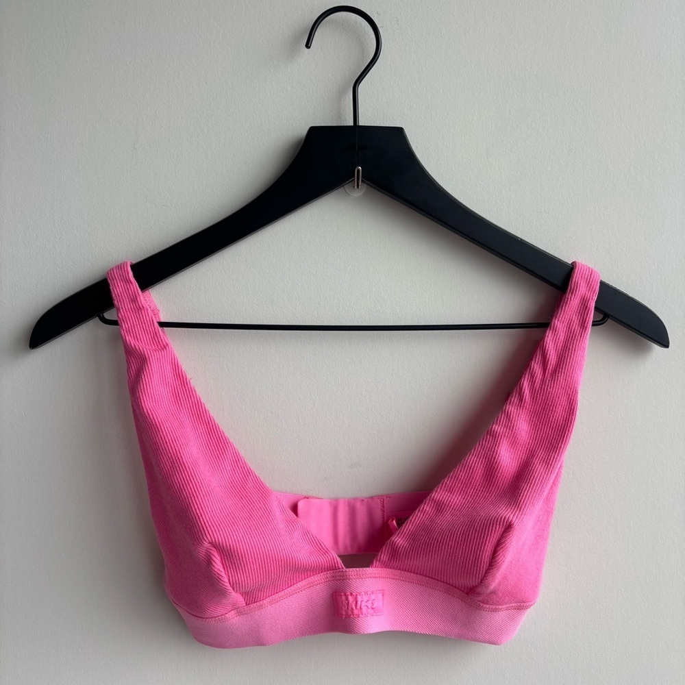 SKIMS PLUNGE RIBBED COTTON-BLEND JERSEY BRALETTE, SIZE M - Picture 2 of 8